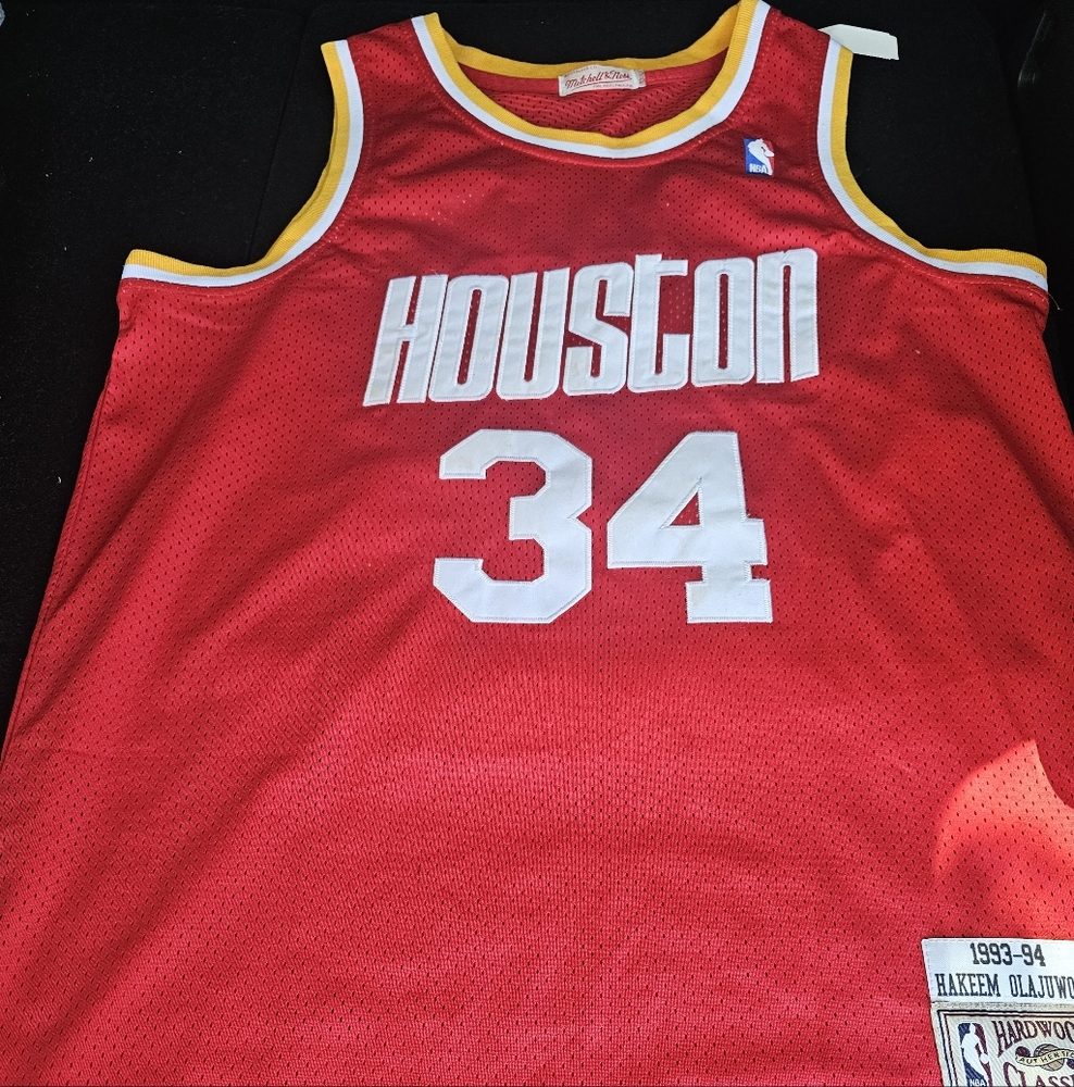 Houston Rockets throwback jersey of Hakeem Olajuwon